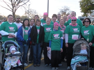 2011 Race For The Cure   Des Moines, Ia T-Shirt Photo