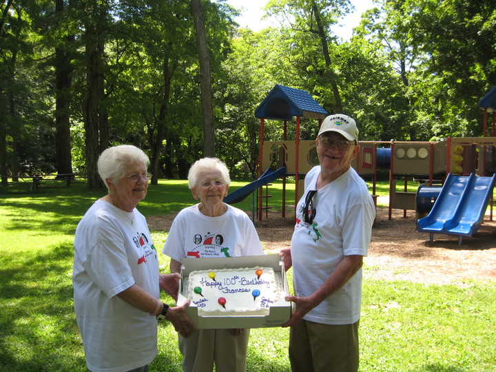 Family Reunion With Great Aunts And Uncle.  T-Shirt Photo