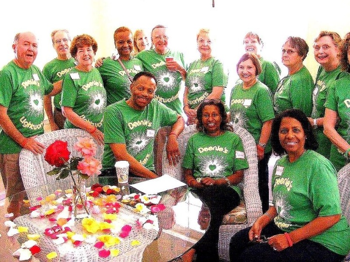 "Alone We Can Do Little, Together We Can Do Much." (Helen Keller) T-Shirt Photo