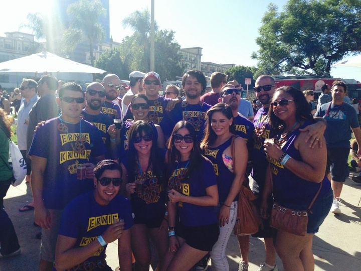 Ernie Knows! T-Shirt Photo