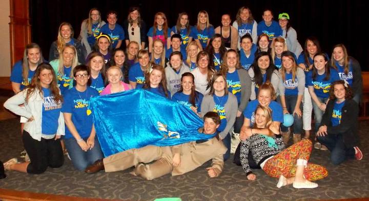 May Xi Best Man Win T-Shirt Photo