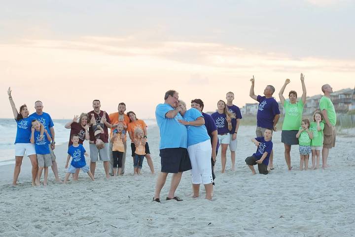 "It's That Kind Of Family" T-Shirt Photo