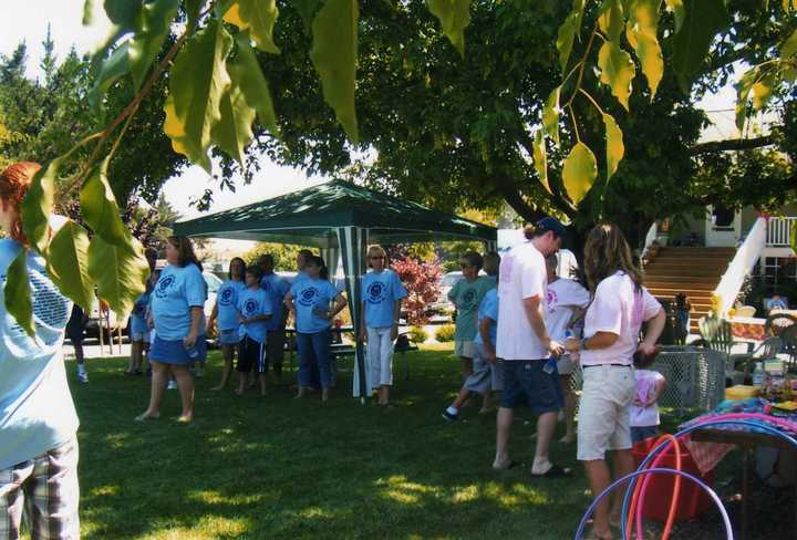 Gooch Girls Gala Iv Game Day! T-Shirt Photo