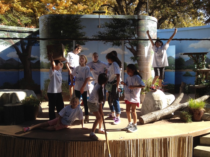 Svp Kids Volunteer At The Sacramento Zoo T-Shirt Photo