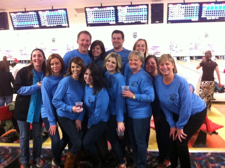 2015 Make A Wish Arthur J Gallagher Bowlers Of Record T-Shirt Photo