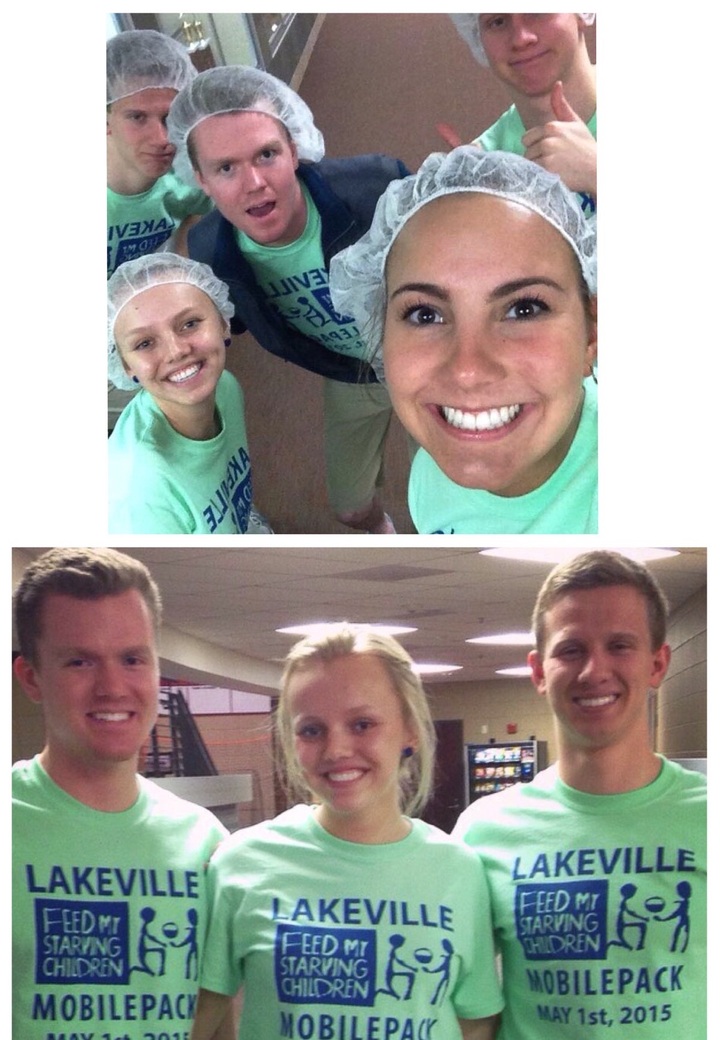 Packing Meals To Make A Difference  T-Shirt Photo