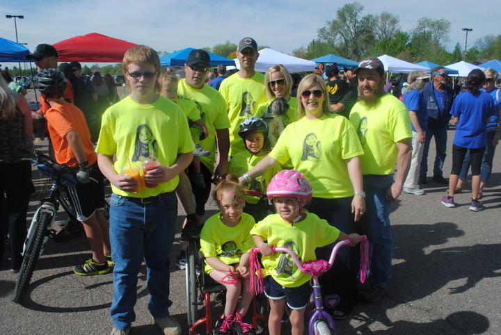 Team Morgan 2015 Walk And Roll For Spina Bifida T-Shirt Photo
