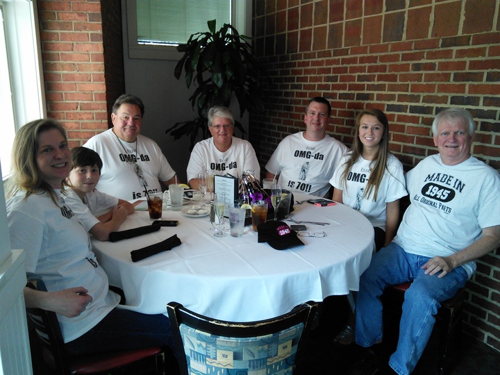 Omg Da Is 70! T-Shirt Photo