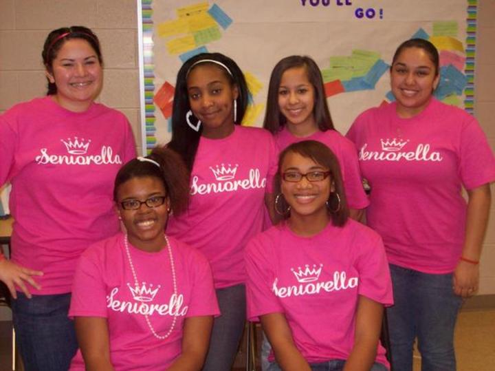 Seniorella 2009 T-Shirt Photo