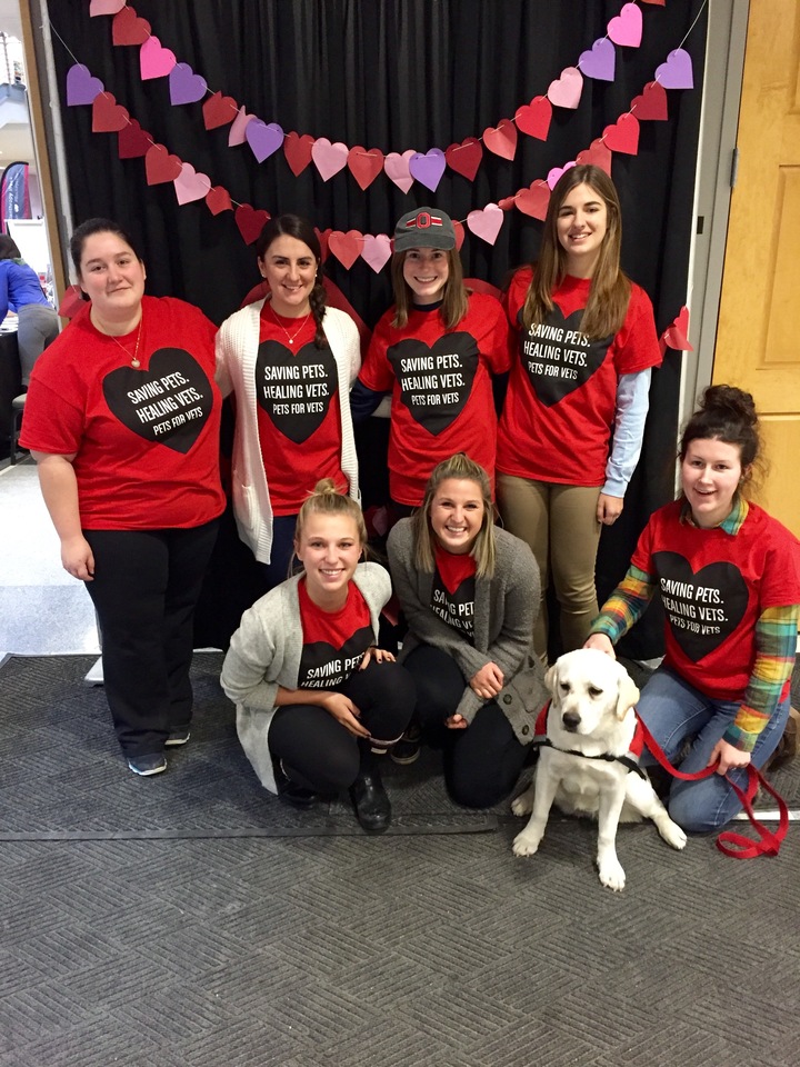 Pets For Vets On Campus Smooch A Pooch! T-Shirt Photo