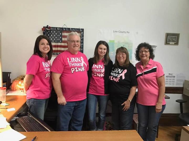 Linn Thinks Pink! T-Shirt Photo