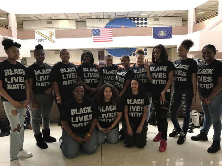 Black Lives Matter T-Shirt Photo