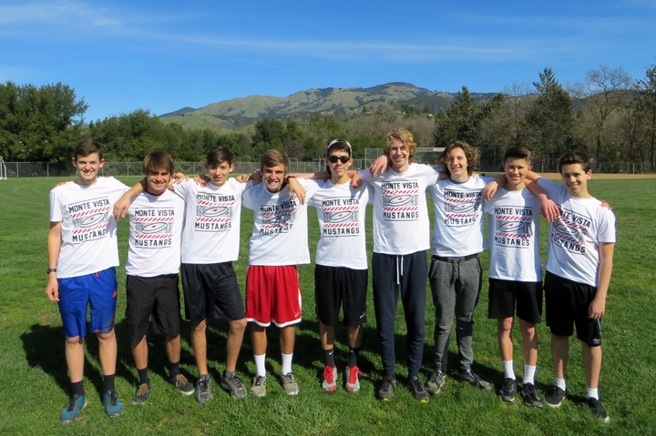 Monte Vista Frisbee T-Shirt Photo