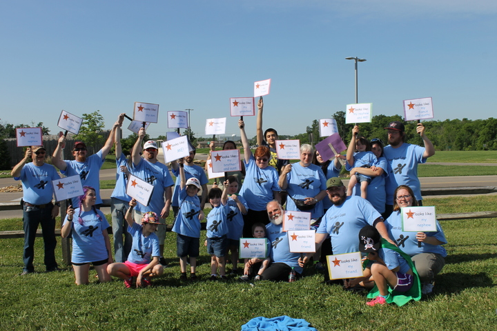 Team Super Logan 2017 T-Shirt Photo