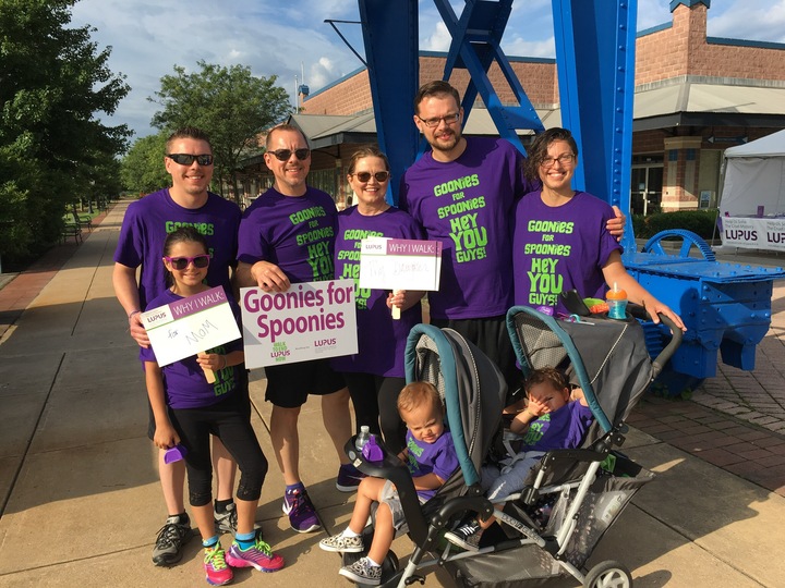 Walk To End Lupus De 2017 T-Shirt Photo