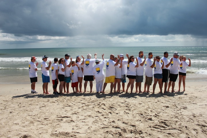 Waving Goodbye To A Wonderful Vacation! T-Shirt Photo