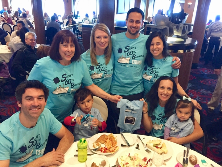 Cruise News T-Shirt Photo