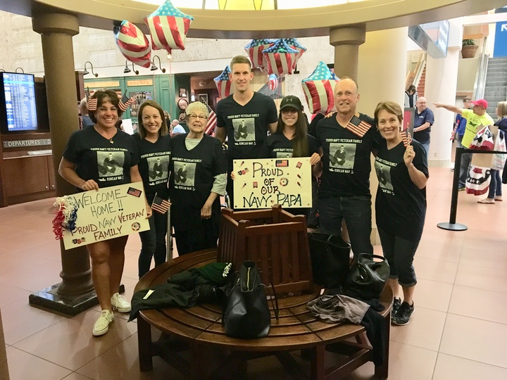 Honor Flight Family Korean War Vet T-Shirt Photo