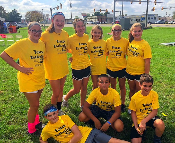 Team Diabesties At The Jdrf One Walk T-Shirt Photo