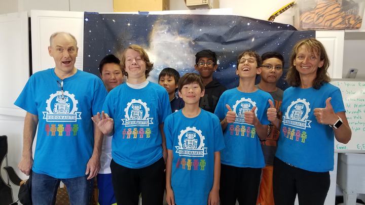 Robonauts Team 2018 T-Shirt Photo