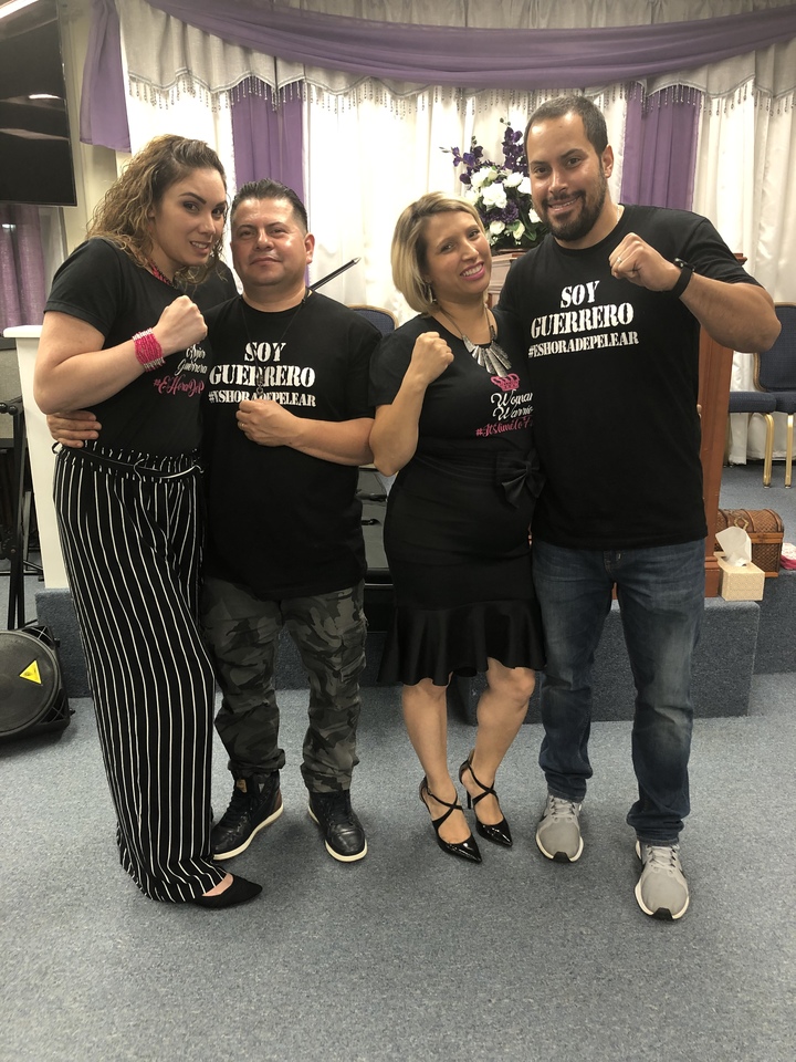 #Es Hora De Pelear T-Shirt Photo