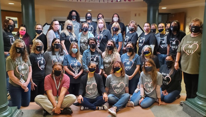 Hr Air Hugs T-Shirt Photo