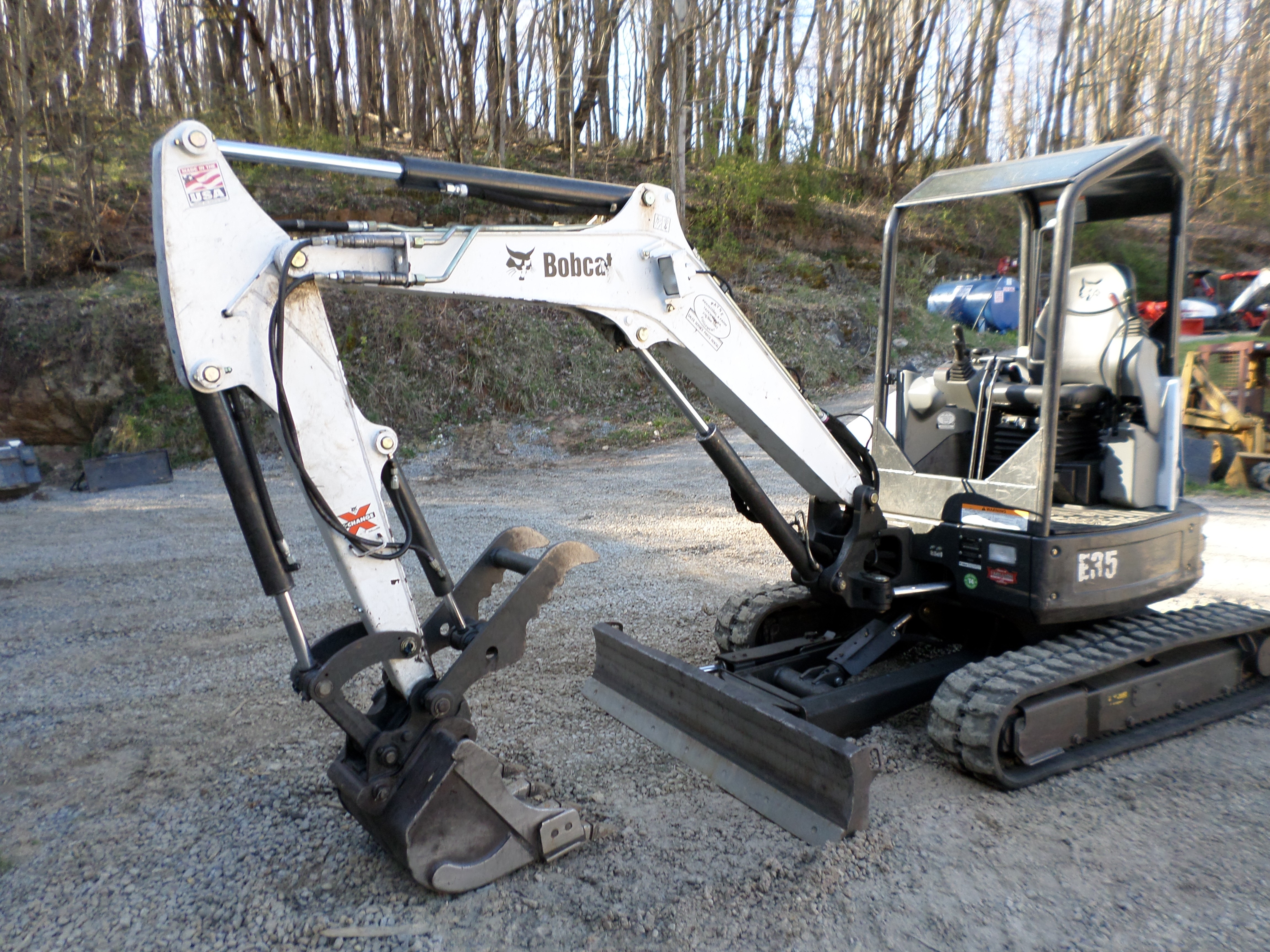 Bobcat e35. Мини экскаватор bobcat. бобкэт 430. bobcat e35 кабина.