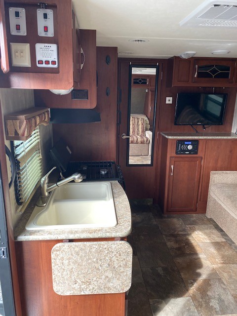 Used 2014 Winnebago Minnie 2101ds In Yadkinville Nc