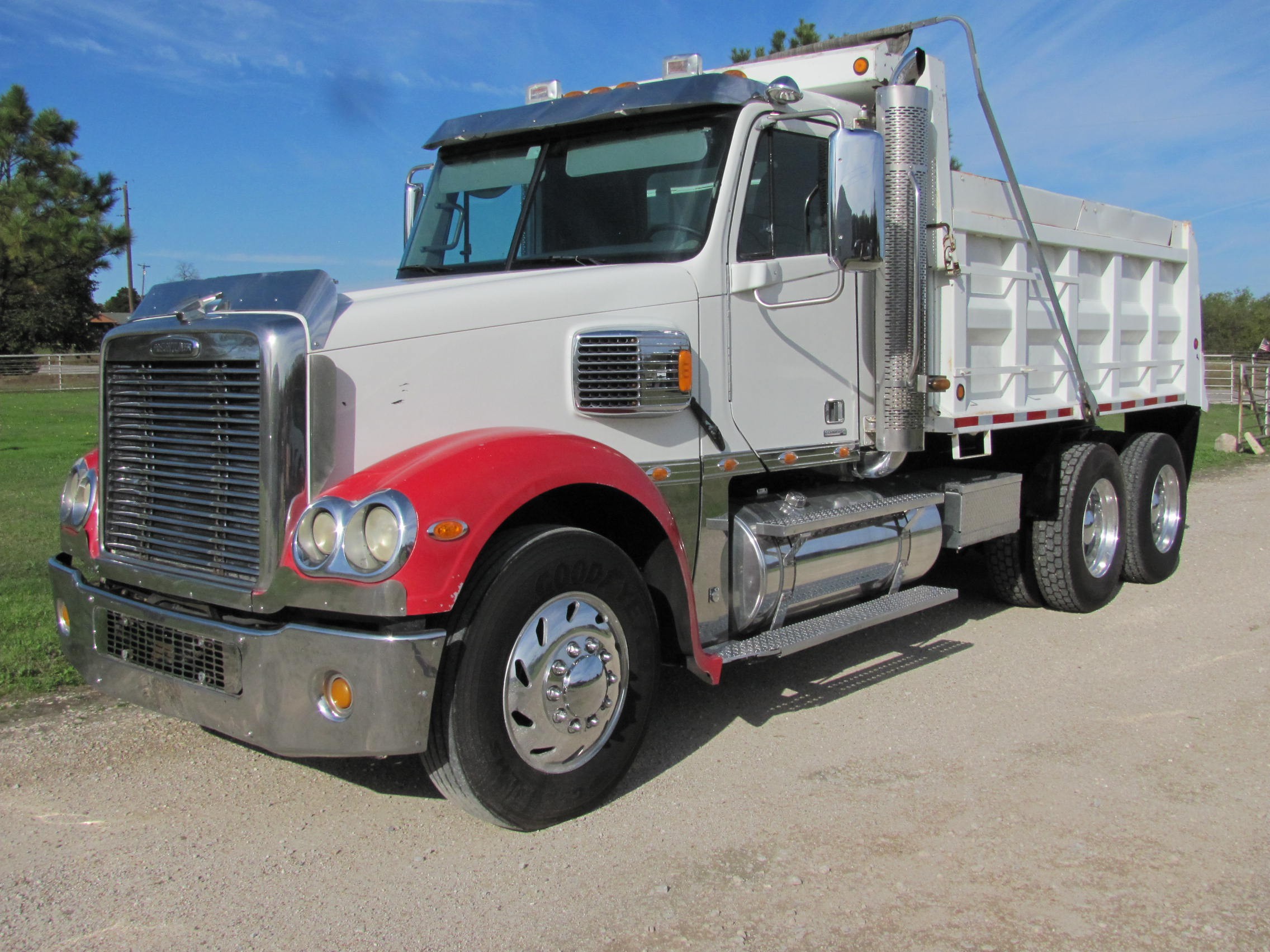 2006 Freightliner CR132 Dump Truck TRK