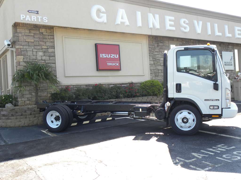 2017 Isuzu NPRHD Gas