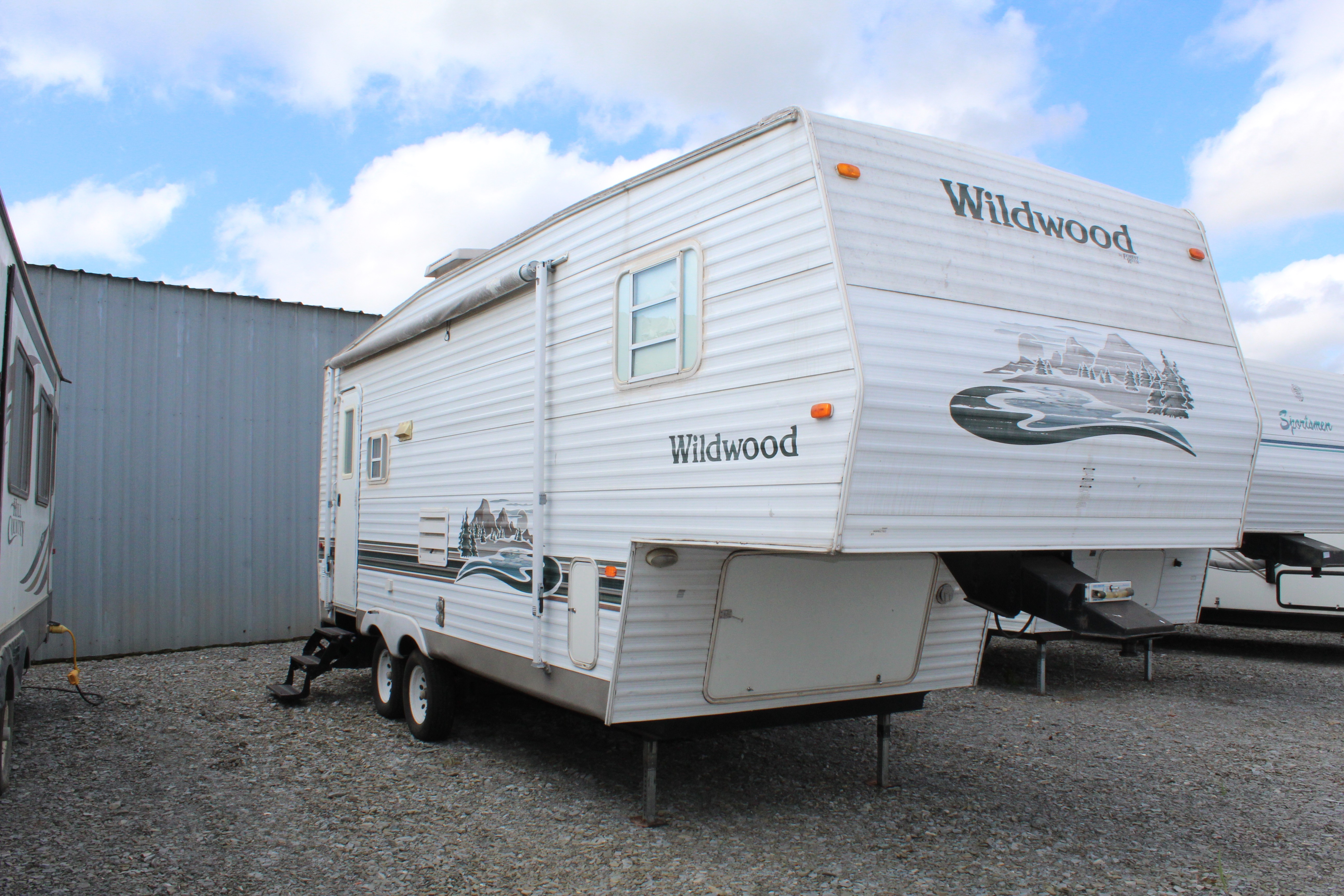 Used, 2004, Wildwood, 25RLSS, Fifth Wheels