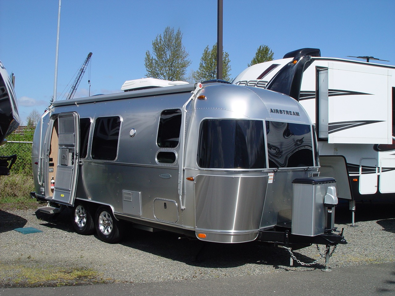 2017 Airstream Flying Cloud 23FB