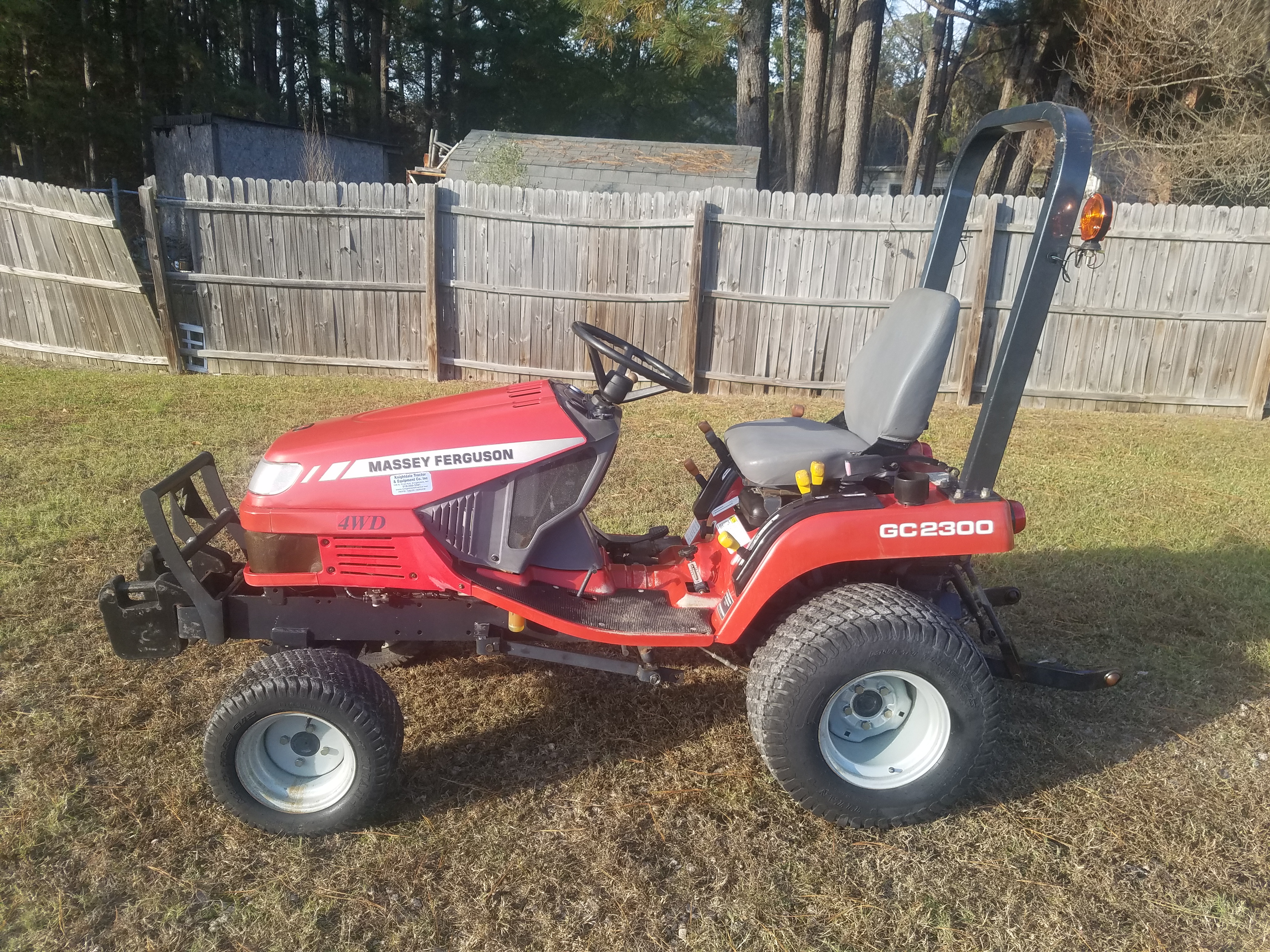 Massey Ferguson GC 2300