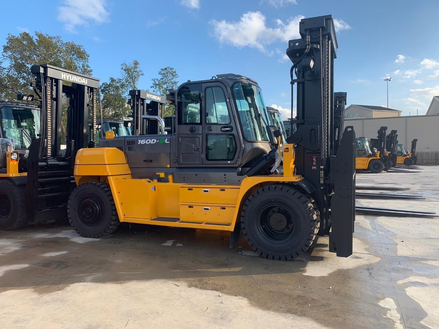 Large Forklifts, Trucks, Lift Equipment Sales and Rentals: Large Lift ...