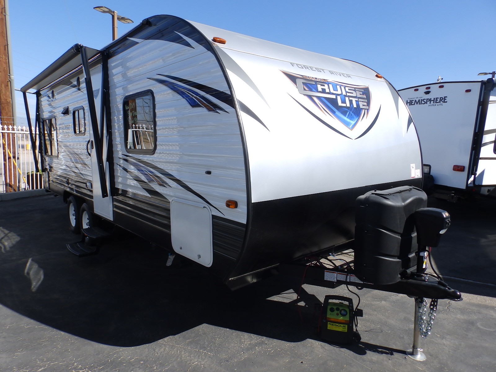 RV Dealer In CA 5th Wheels Travel Trailers Toy Haulers