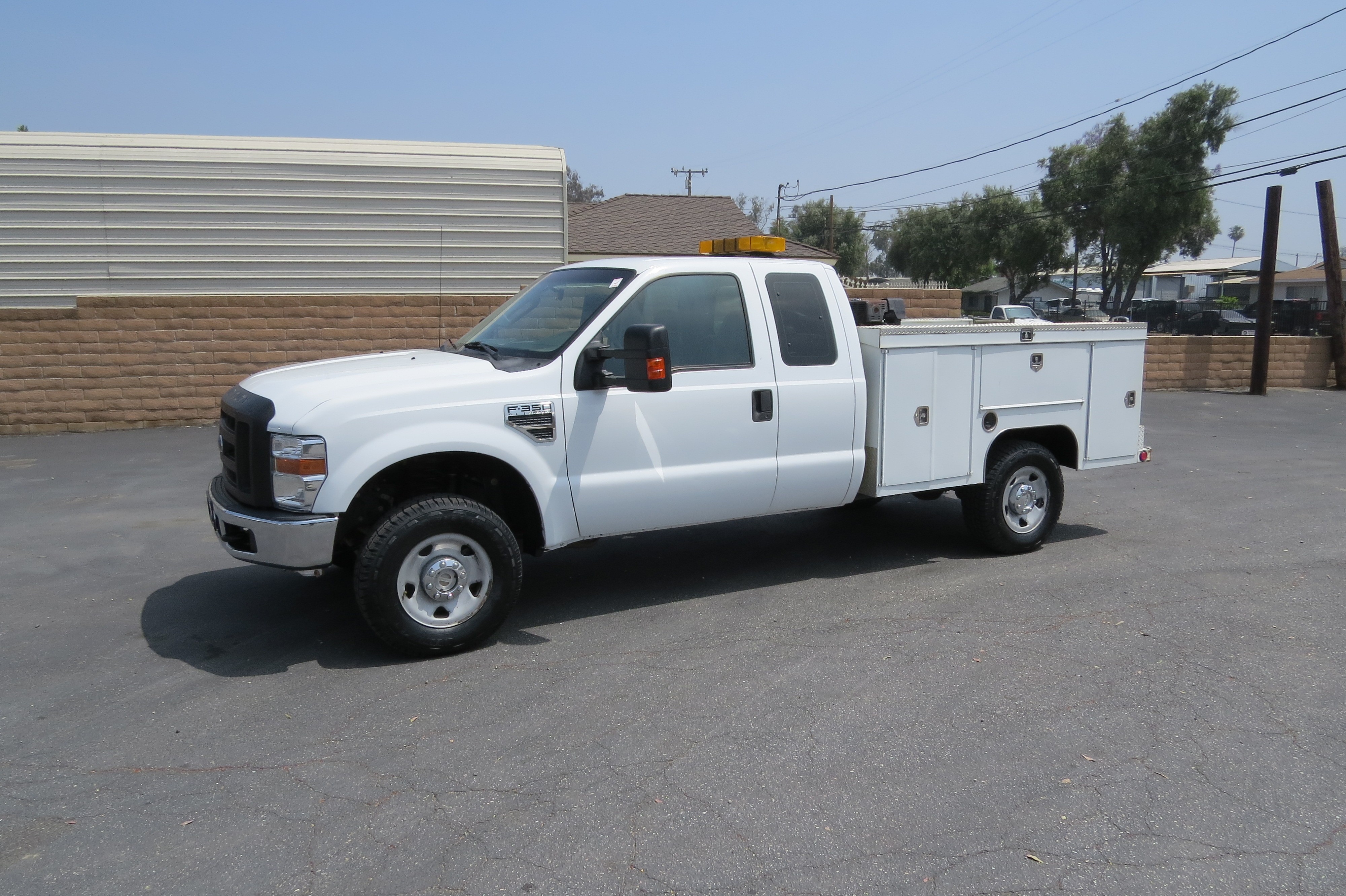 Used 2008 Ford F350 4x4 Extended Cab 8 ft. Service / Utility Truck in