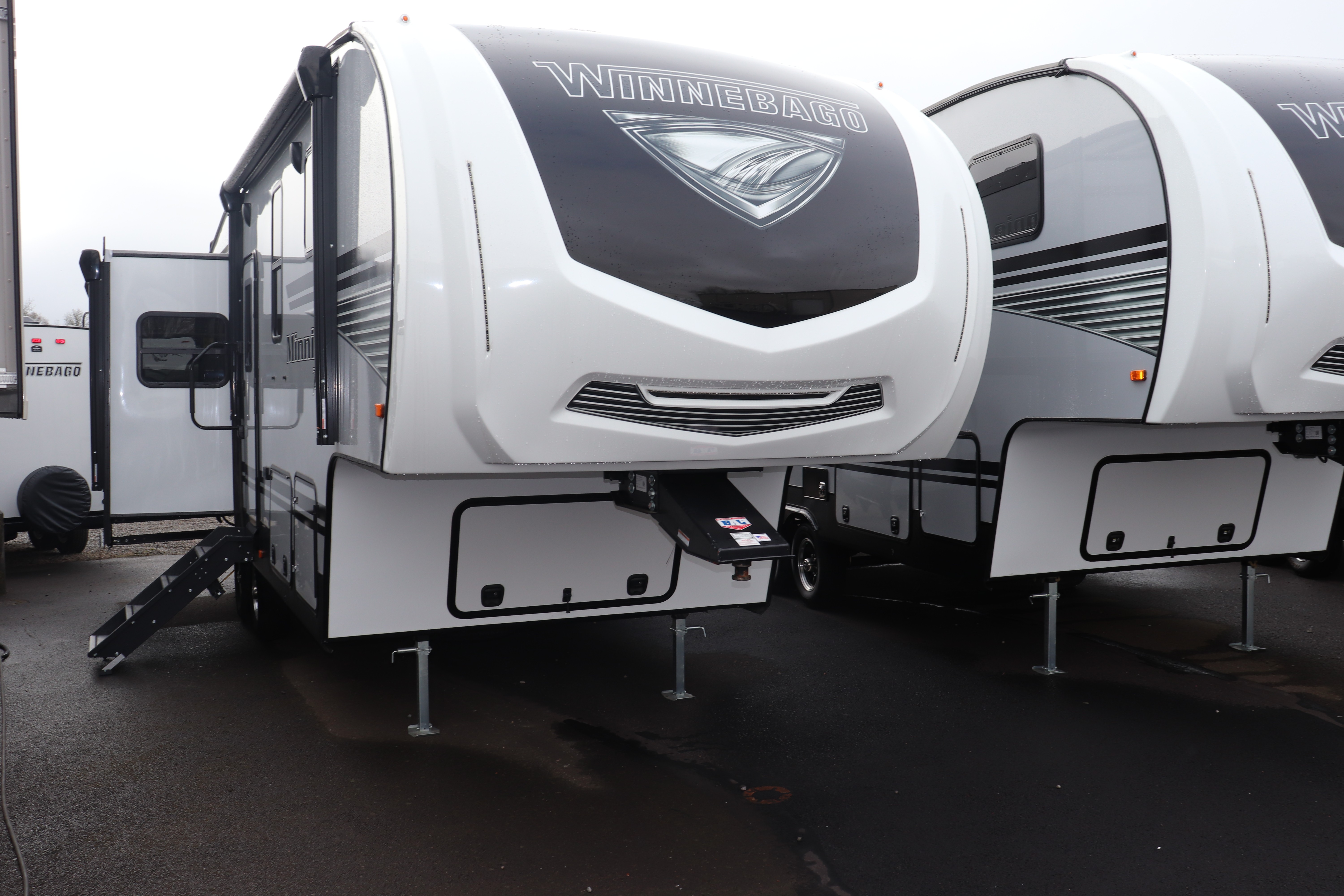 New 2019 Winnebago Minnie Plus Fifth Wheel 27RLTS in Salem, OR