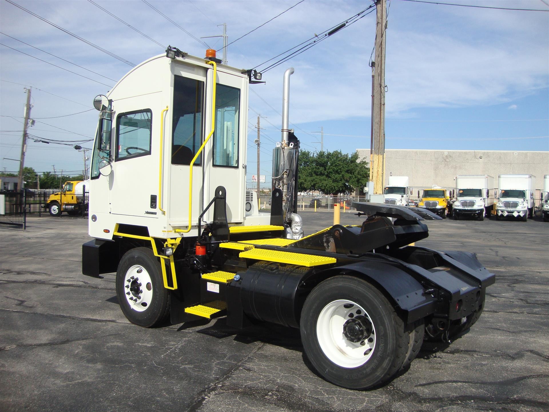 Used Autocar Xspotter® 4x2 OffRoad Terminal Tractor in Dallas, TX
