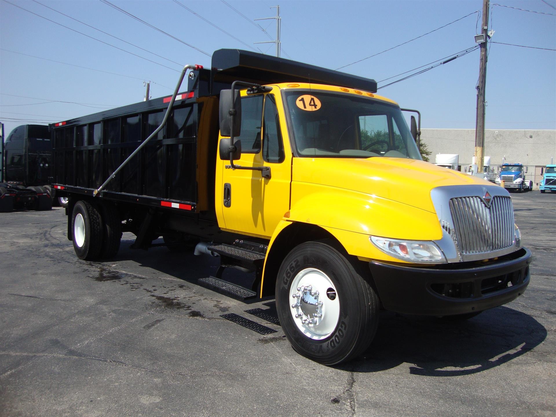 Commercial Truck Dealer in Texas Sales & Idealease Leasing