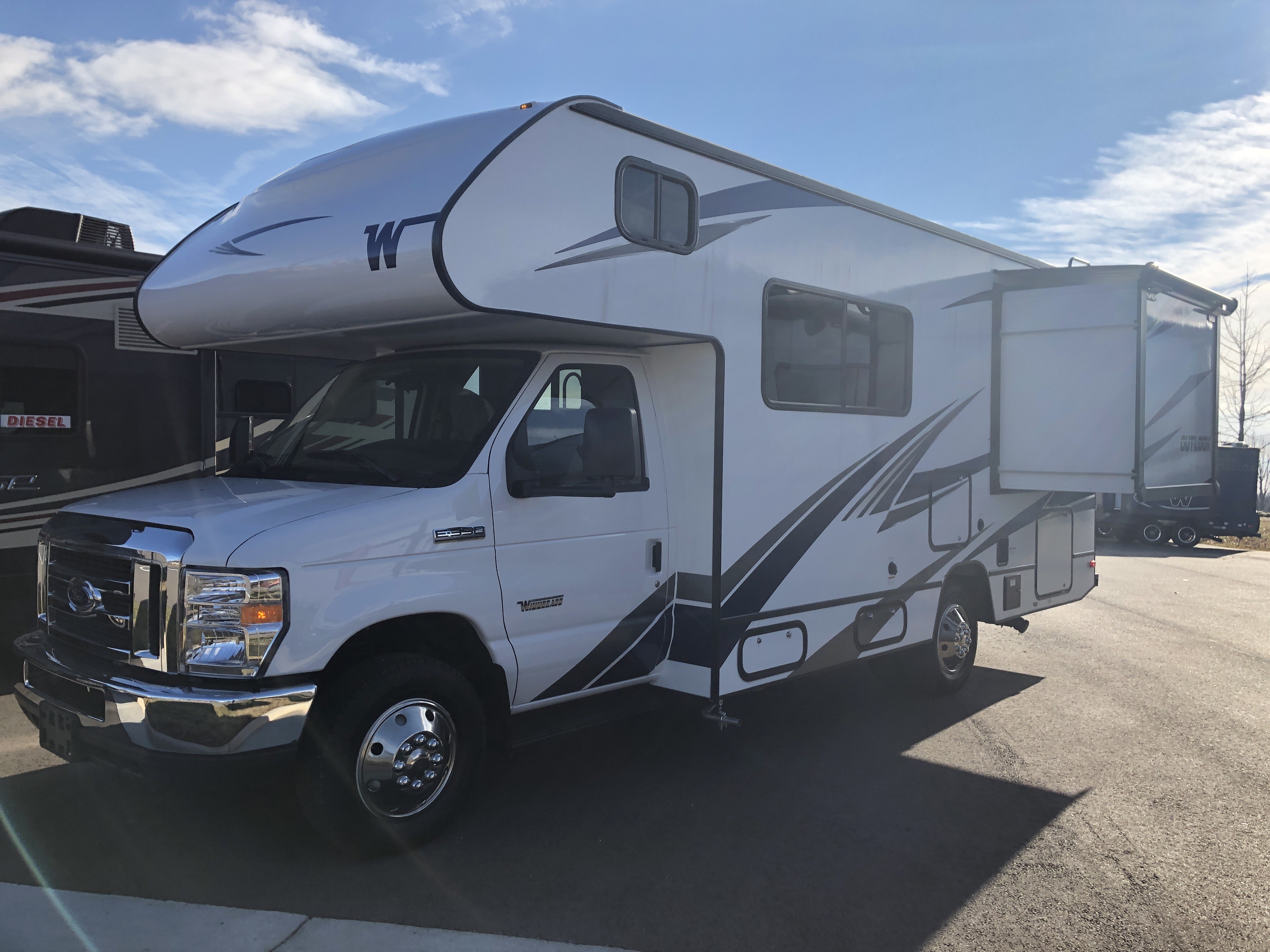 New 2019 Winnebago Outlook 22C in Lynchburg, VA