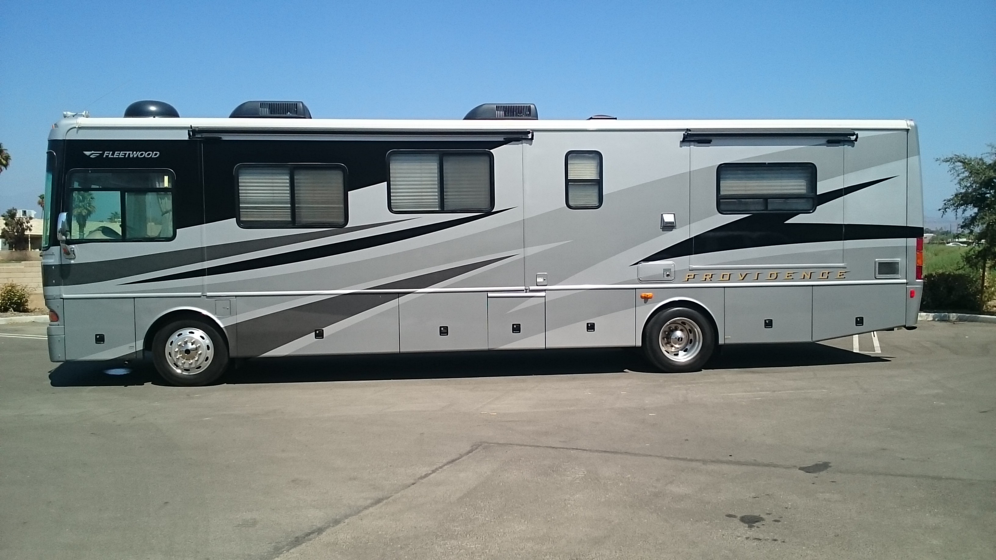 Used, 2006, Fleetwood, Providence, RV Class A