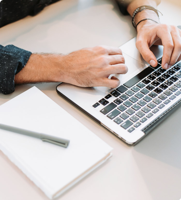testimonial: Pro team working on laptop