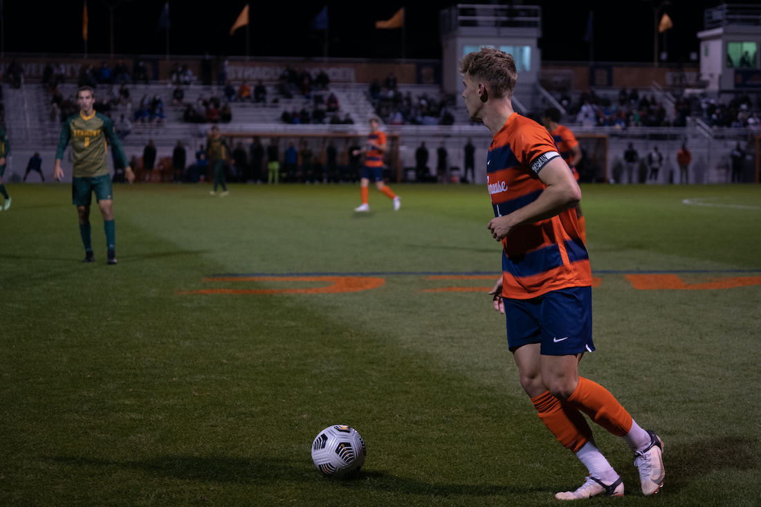 Syracuse uses tactical crosses to beat Vermont 5-2 - Vimarsana News