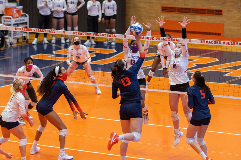 Front row propels Syracuse to a 4-set victory over Wake Forest - Vimarsana News