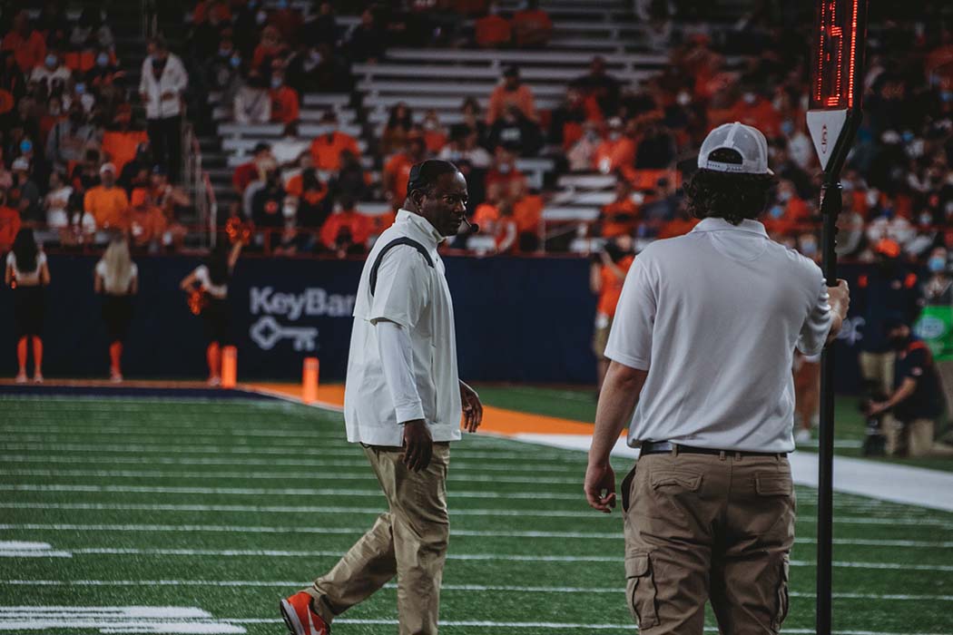 Dino Babers leans on Hawaii connection to establish recruiting pipeline at SU - Vimarsana News