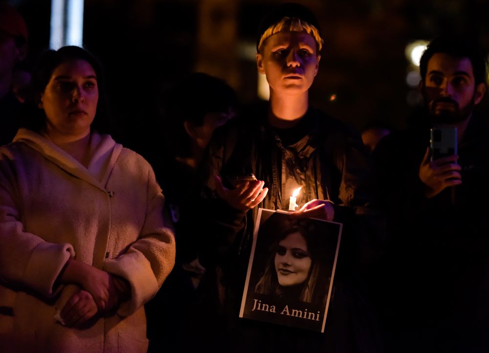 Iranian Student Association holds candlelight vigil for Masha Amini - Vimarsana News