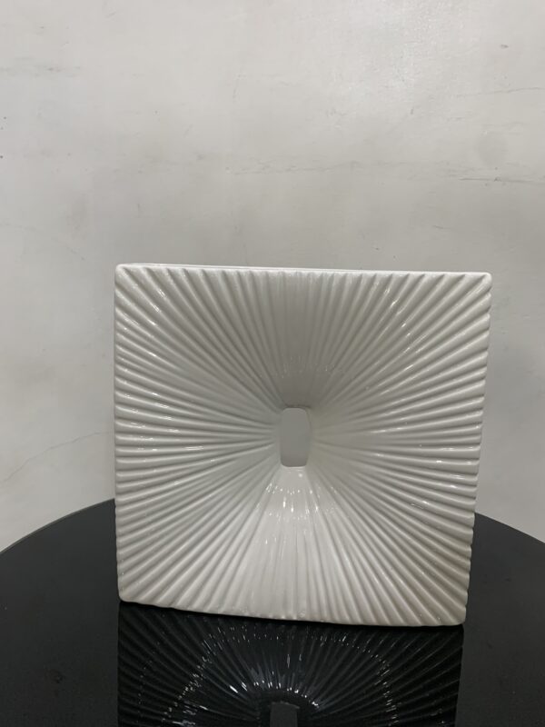 VASE 3971