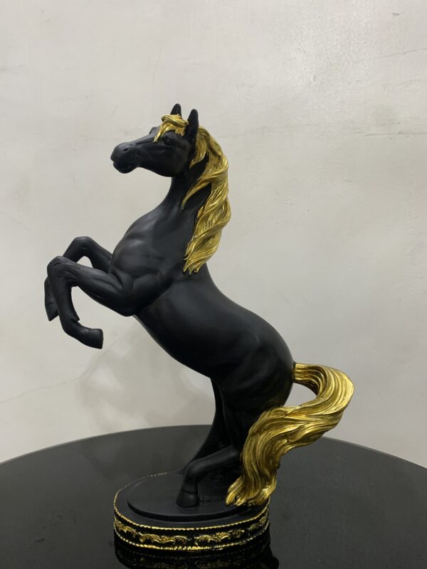 HORSE FIGURINE 3959 - Image 4