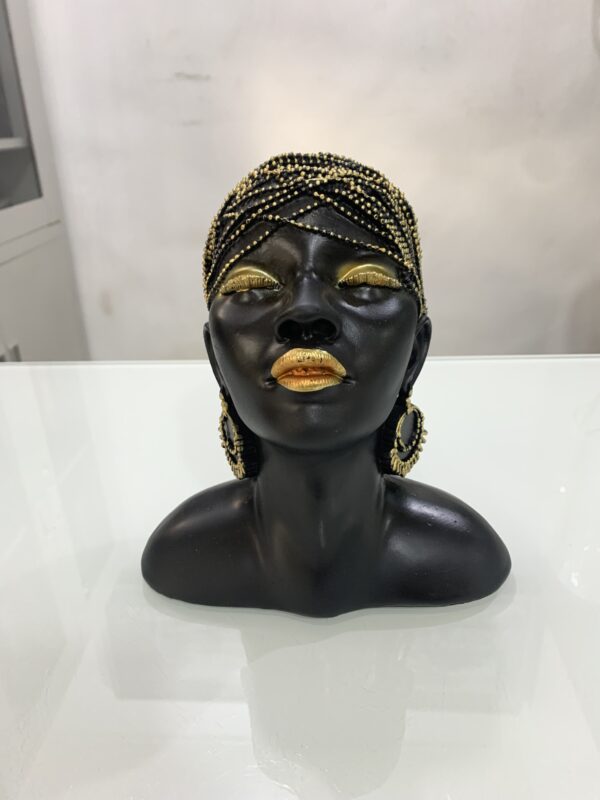 AFRICAN WOMAN FIG 3467