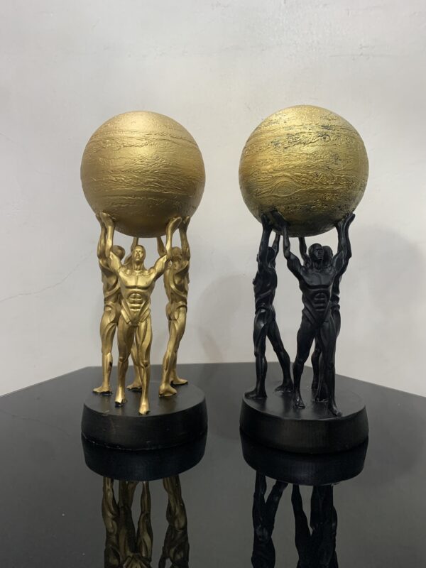 MEN CARRYING GLOBE 4202 - Image 3